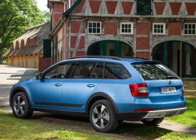 Skoda Octavia Scout 1.8 TSI AT — 8