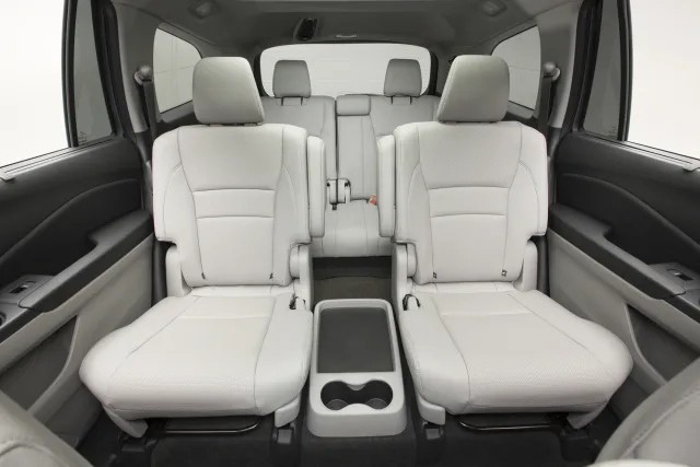 Honda Pilot crossover — 3
