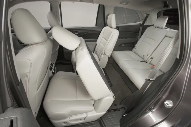 Honda Pilot crossover — 4