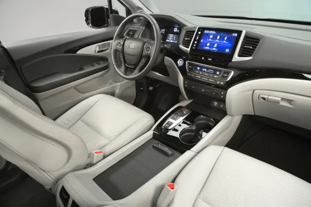 Honda Pilot crossover — 5
