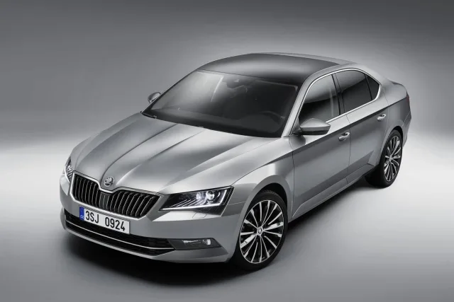 Skoda Superb 2015 седан — 2