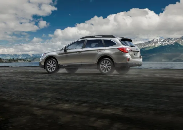 Subaru Outback 2015 station wagon — 10