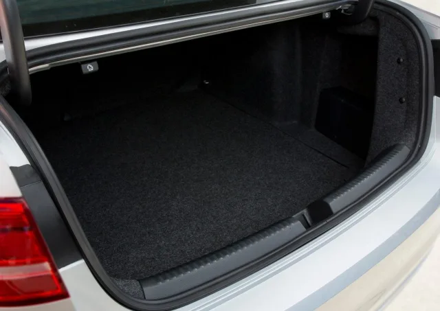 Volkswagen Jetta 1.6D MT Life — 2