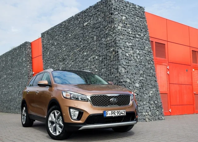 KIA Sorento 2.2D AT Luxury — 7