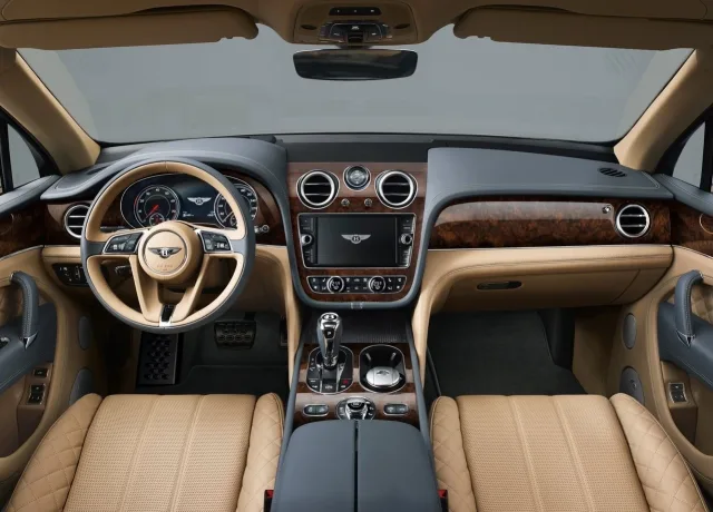 Bentley Bentayga 2015 кросовер — 7