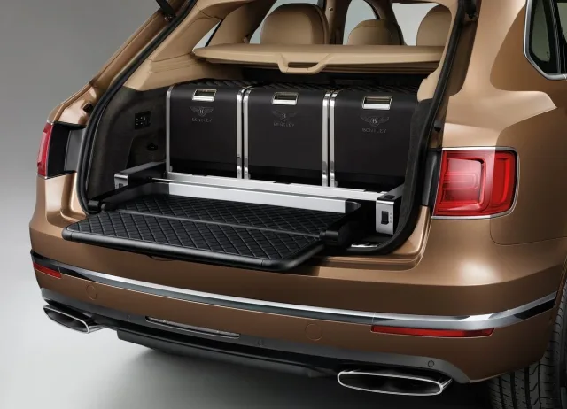 Bentley Bentayga 2015 кросовер — 8