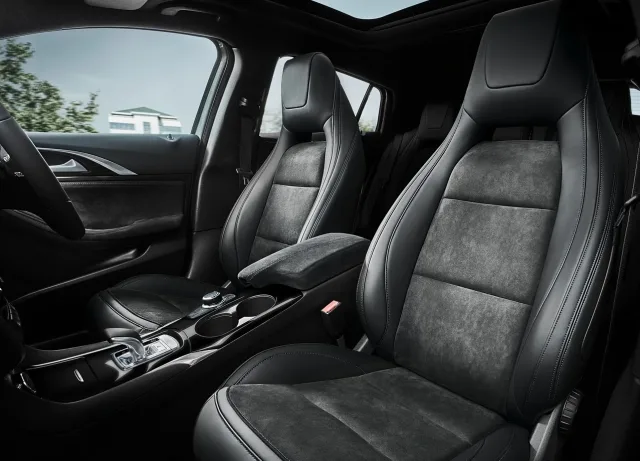 Infiniti Q30 хетчбек — 3