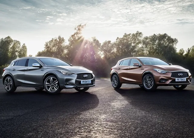 Infiniti Q30 хетчбек — 6