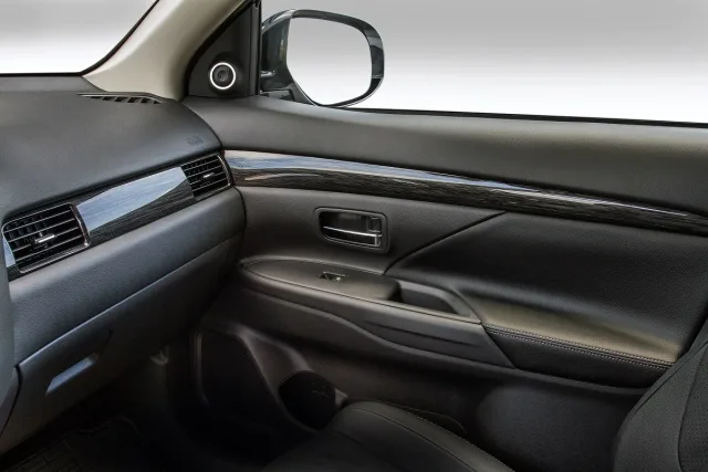 Mitsubishi Outlander 2.4 AT 4WD PHEV — 10