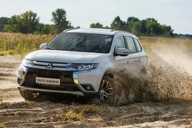 Mitsubishi Outlander 2.4 AT 4WD PHEV — 20