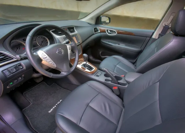 Nissan Sentra 1.6 MT Elegance — 2