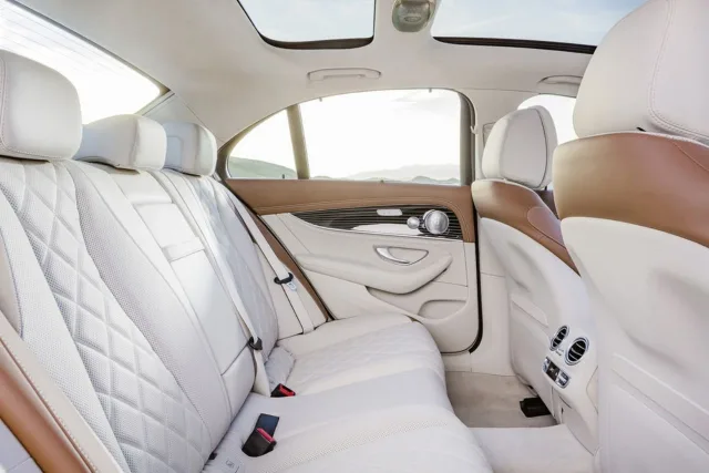 Mercedes-Benz E-Class 2016 седан — 10