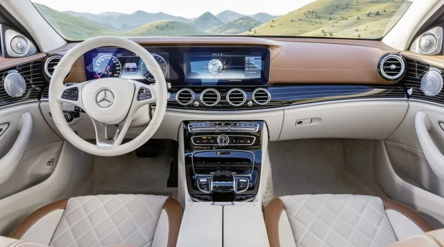 Mercedes-Benz E-Class 2016 седан — 12