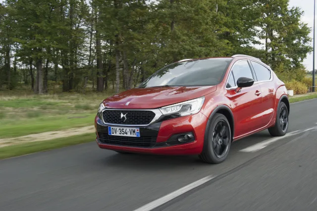 Citroen DS4 Crossback (Ситроен ДС4 Кроссбэк) хэтчбек — 2