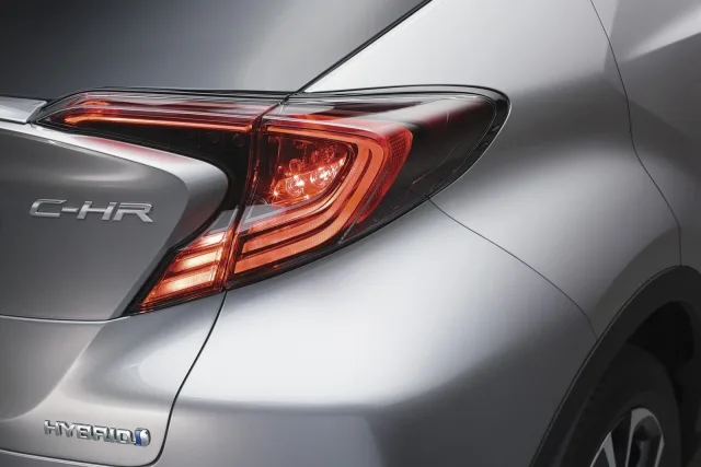 Toyota C-HR 2016 — 4