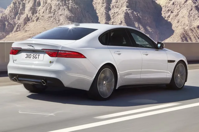 Jaguar XF New 2.0D MT Pure — 4