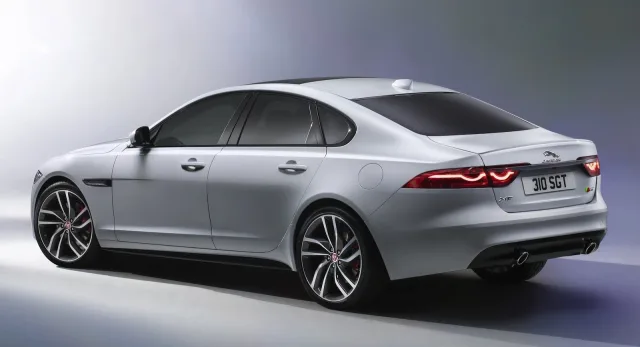 Jaguar XF New 2.0D MT Pure — 11