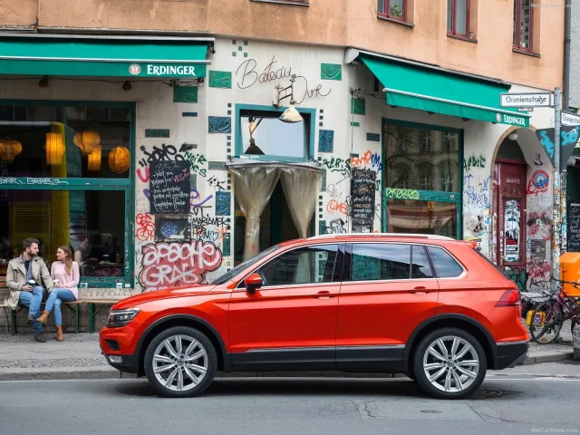 Volkswagen Tiguan 2017 crossover — 11