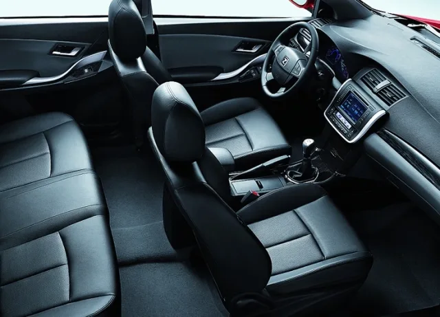 Zotye Z300 1.5  5MT Elegant — 12