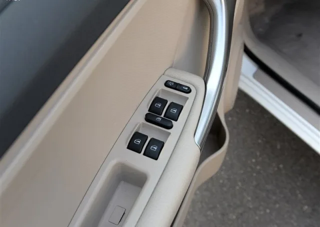 Chery Tiggo 3 — 10