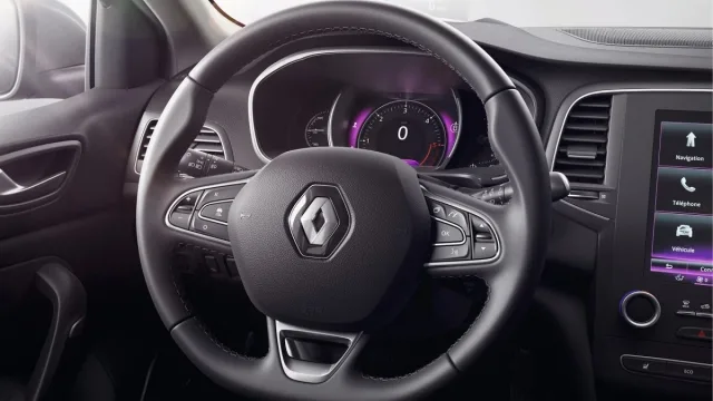 Renault Megane IV hatchback — 8