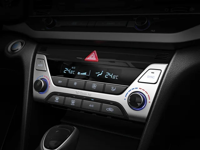 Hyundai Elantra 2016 седан — 13