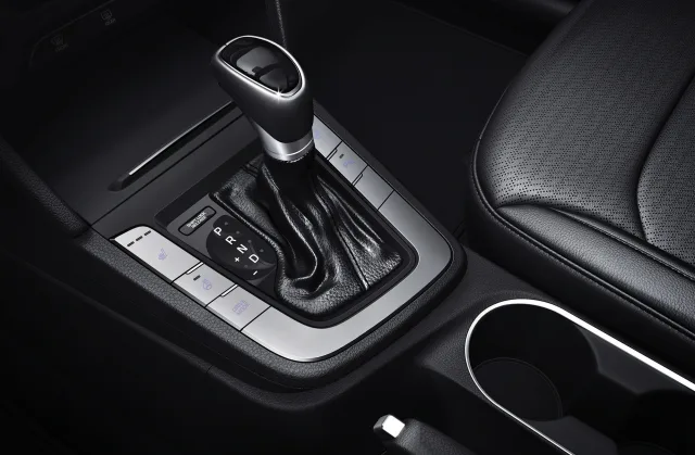 Hyundai Elantra 2016 седан — 15