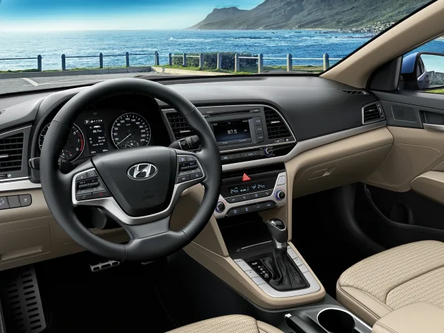 Hyundai Elantra 2016 седан — 16
