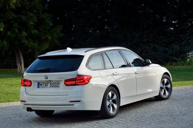 BMW 3 Series Touring F30 station wagon — 4