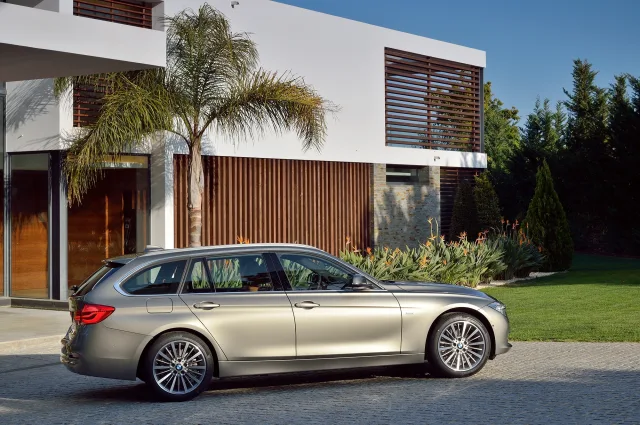 BMW 3 Series Touring F30 station wagon — 12