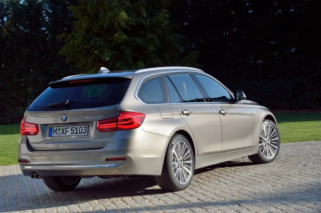 BMW 3 Series Touring F30 station wagon — 13
