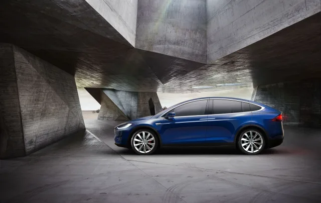 Tesla Model X AT 90D — 7