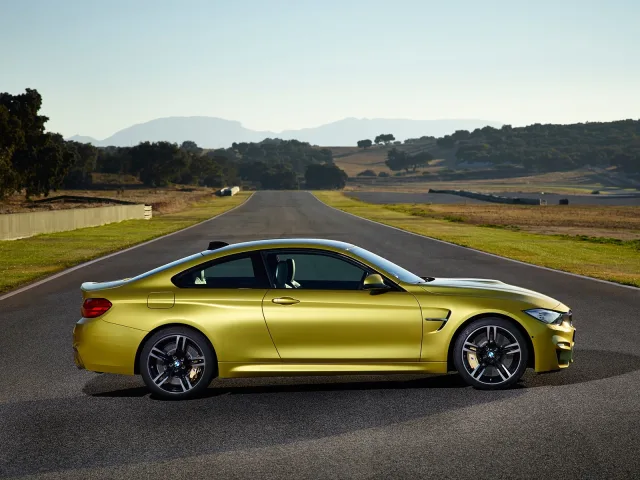 BMW M4 3.0 MT — 3