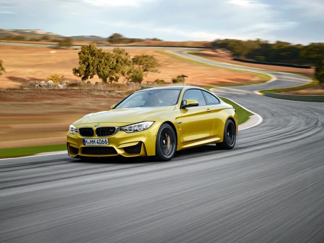BMW M4 3.0 MT — 7
