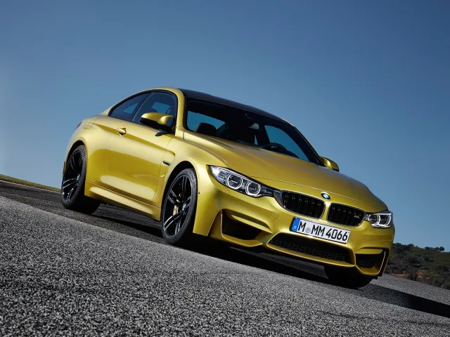 BMW M4 3.0 MT — 9