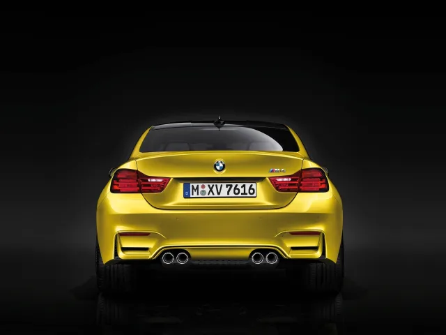 BMW M4 3.0 MT — 13