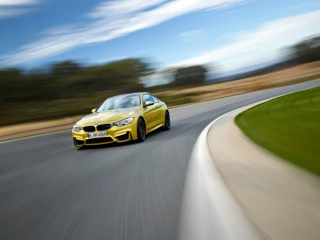 BMW M4 3.0 MT — 14