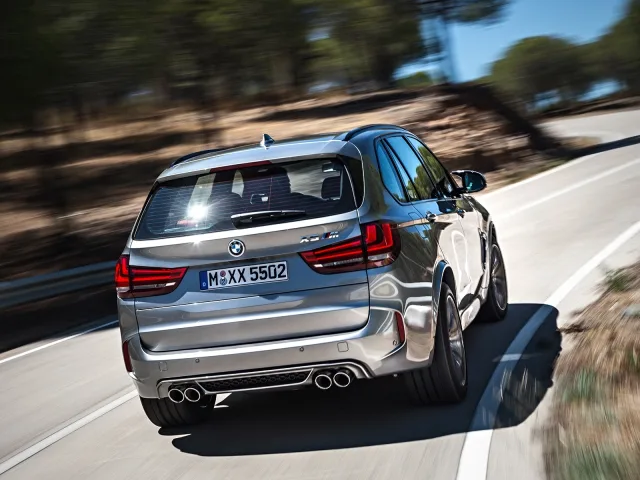 BMW X5 M 2015 (БМВ Х5 М) кроссовер — 8
