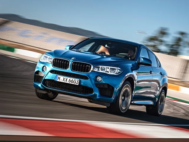 BMW X6 M AT — 7