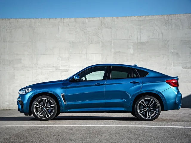 BMW X6 M AT — 12