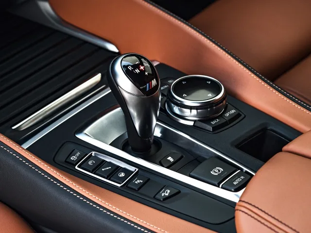 BMW X6 M AT — 15