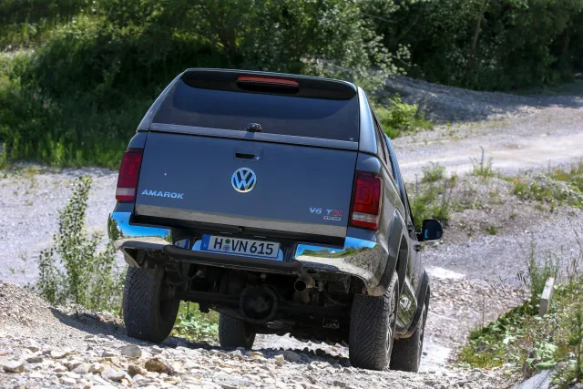Volkswagen Amarok 2.0D MT Highline — 6