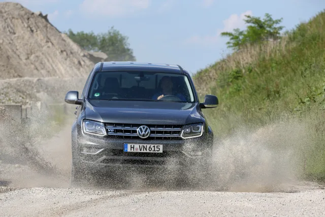 Volkswagen Amarok 2.0D MT Highline — 13