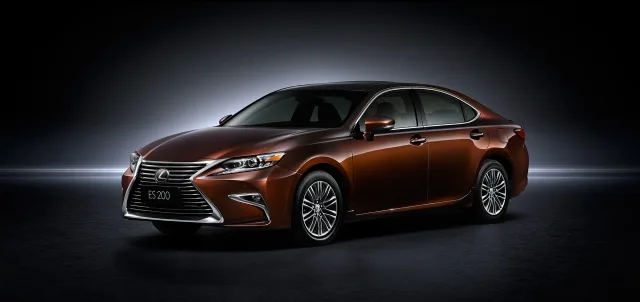 Lexus ES 2015 sedan — 6
