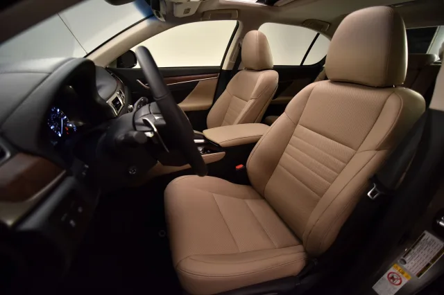 Lexus GS 2015 седан — 13
