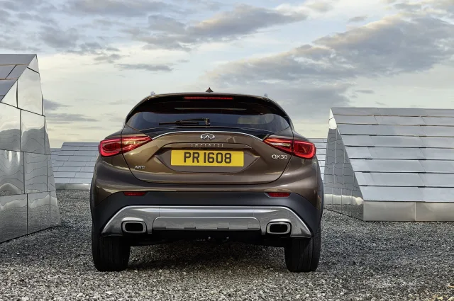 Infiniti QX30 (Инфинити Куикс30) кроссовер — 6
