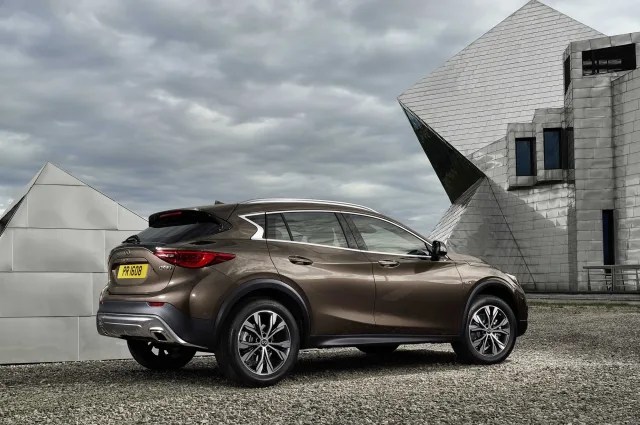 Infiniti QX30 (Инфинити Куикс30) кроссовер — 9