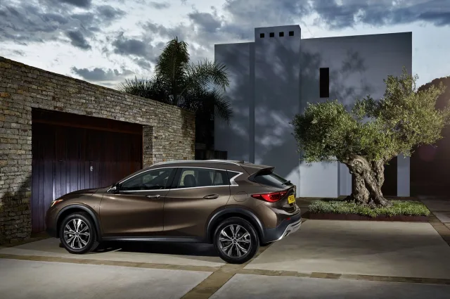 Infiniti QX30 (Инфинити Куикс30) кроссовер — 10