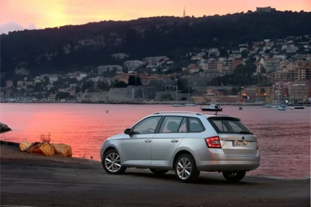 Skoda Fabia Combi 2015 універсал — 9