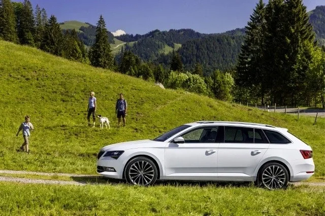 Skoda Superb Combi 1.5 TSI MT Ambition — 4
